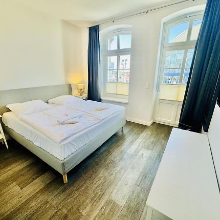 Апартаменты Vormann Jantzen, Direkt Am Leuchtturm Росток Экстерьер фото
